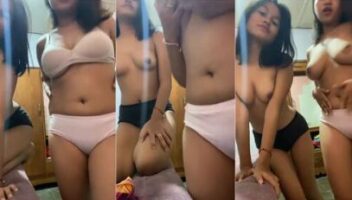 Duo Remaja Saling Pamer Toket Apakah Pasangan Lesbong