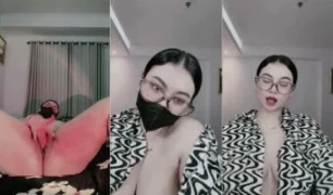Dara Bahenol Sempit Ketagihan WOT Dildo