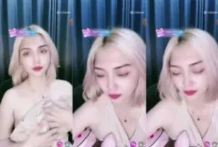 Uting Susu Cewek Bondol Pirang
